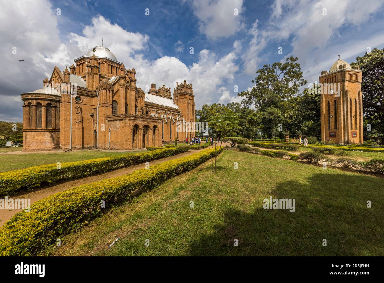Dal momento che la chiesa principale di San Michaels e tutti gli Angeli a Blantyre (Malawi) è stato costruito di mattoni non cotti, non si trova più in piedi stabilmente dal ciclone Freddy Foto Stock