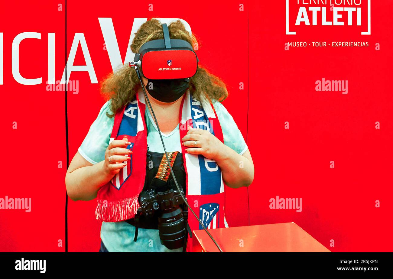 Tecnologie moderne per il visitatore in un tour dello stadio all'arena Civitas Metropolitano - lo stadio ufficiale del FC Atletico Madrid, Spagna Foto Stock