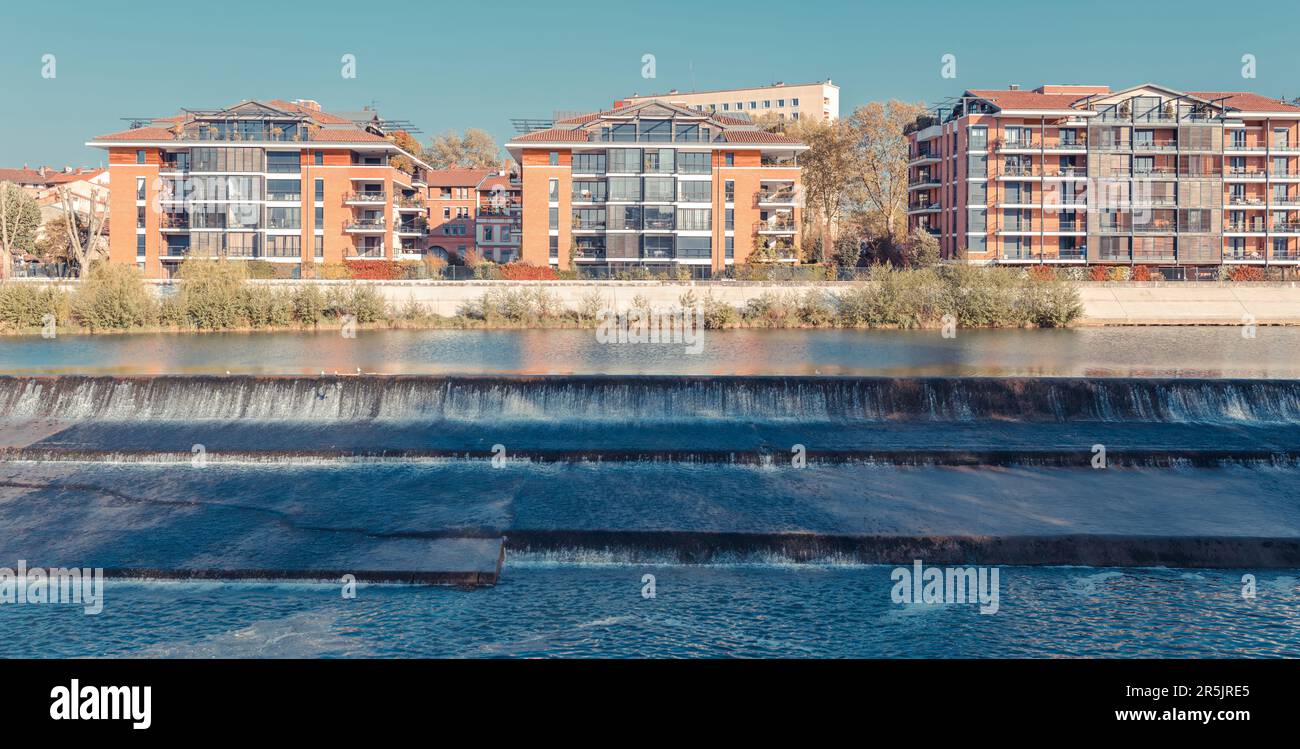 Paesaggio urbano della città di Tolosa e fiume Garonna. Francia, Europa Foto Stock