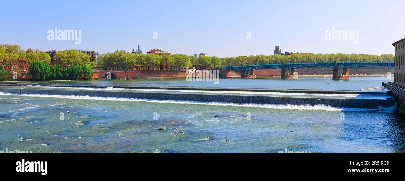 Paesaggio urbano della città di Tolosa e fiume Garonna. Francia, Europa Foto Stock