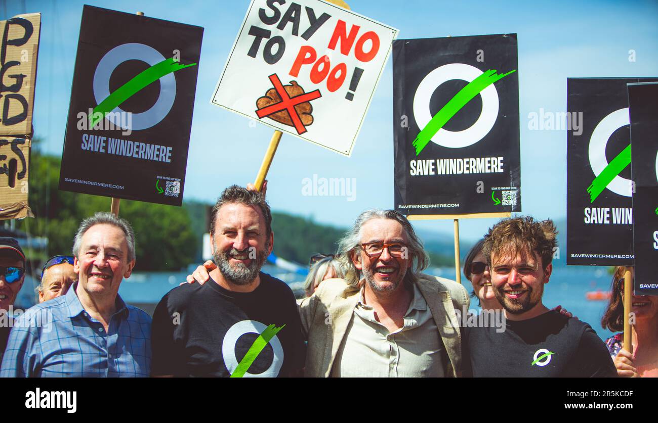 Save Windermere - ferma l'evento della campagna sulle acque reflue sul lago Windermere, Cumbria. Steve Coogan, Lee Mack, Paul Whitehouse Foto Stock