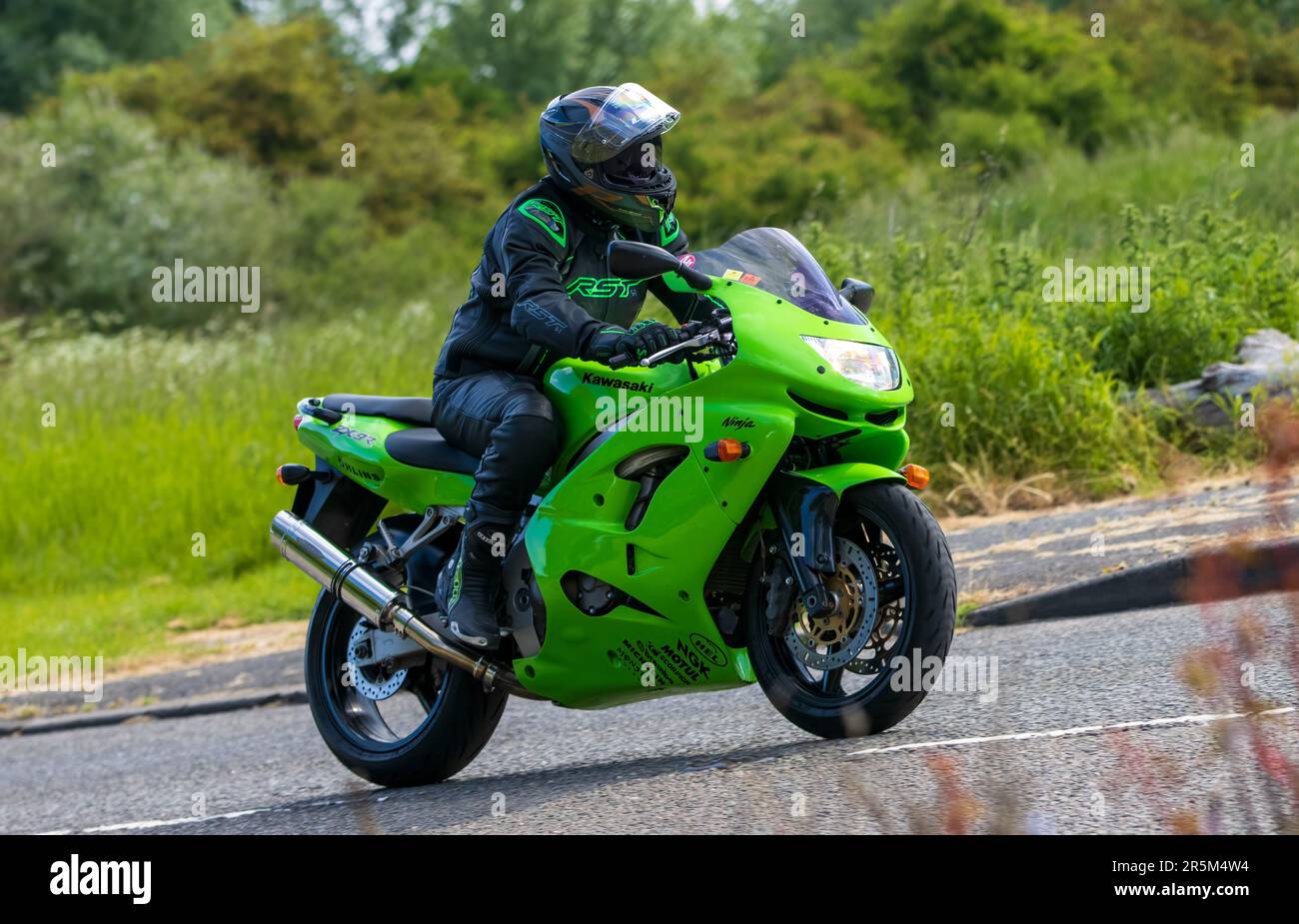 Green kawasaki ninja immagini e fotografie stock ad alta risoluzione - Alamy