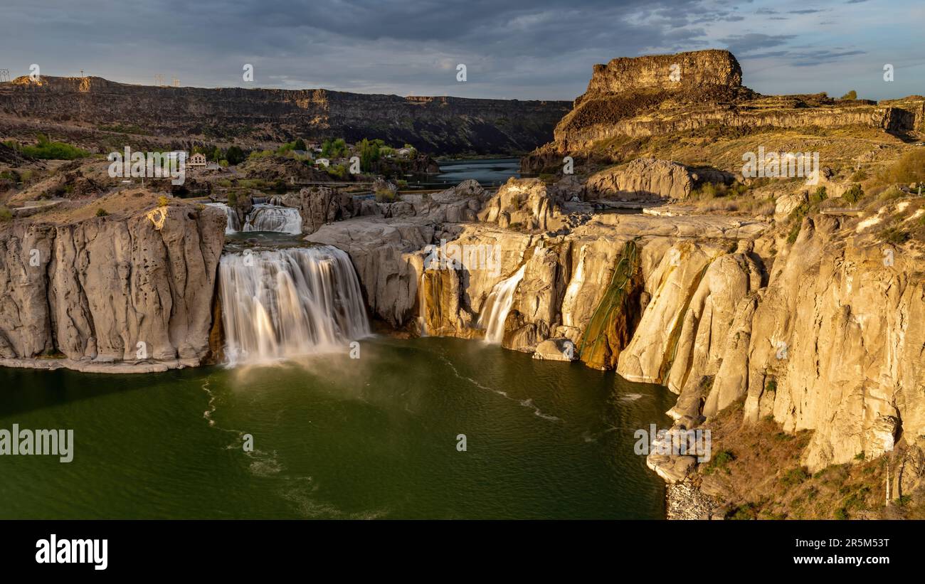 Splendide cascate Shoshone con tramonto a basso flusso d'acqua Foto Stock