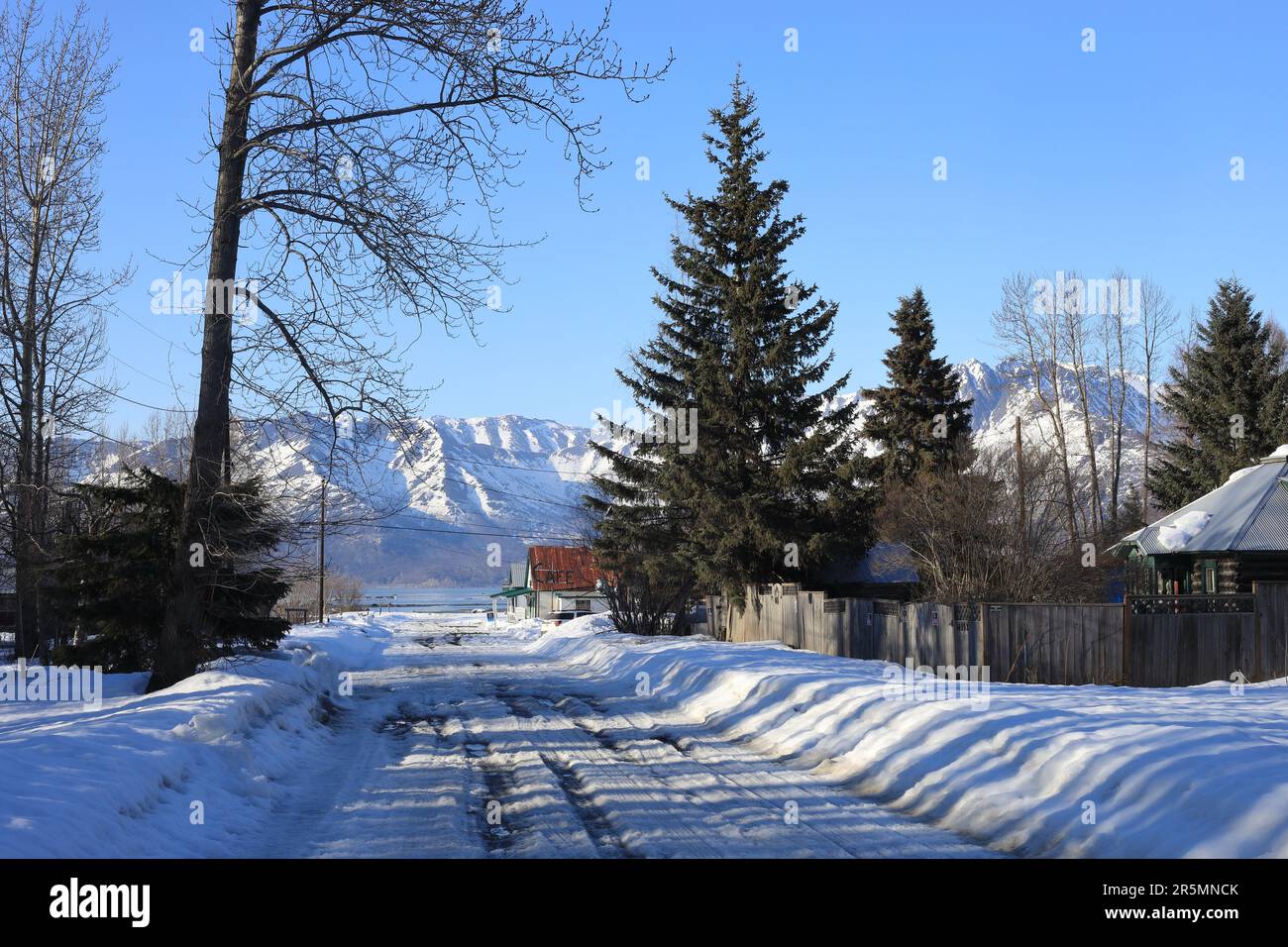 Strade innevate di Hope villaggio Foto Stock