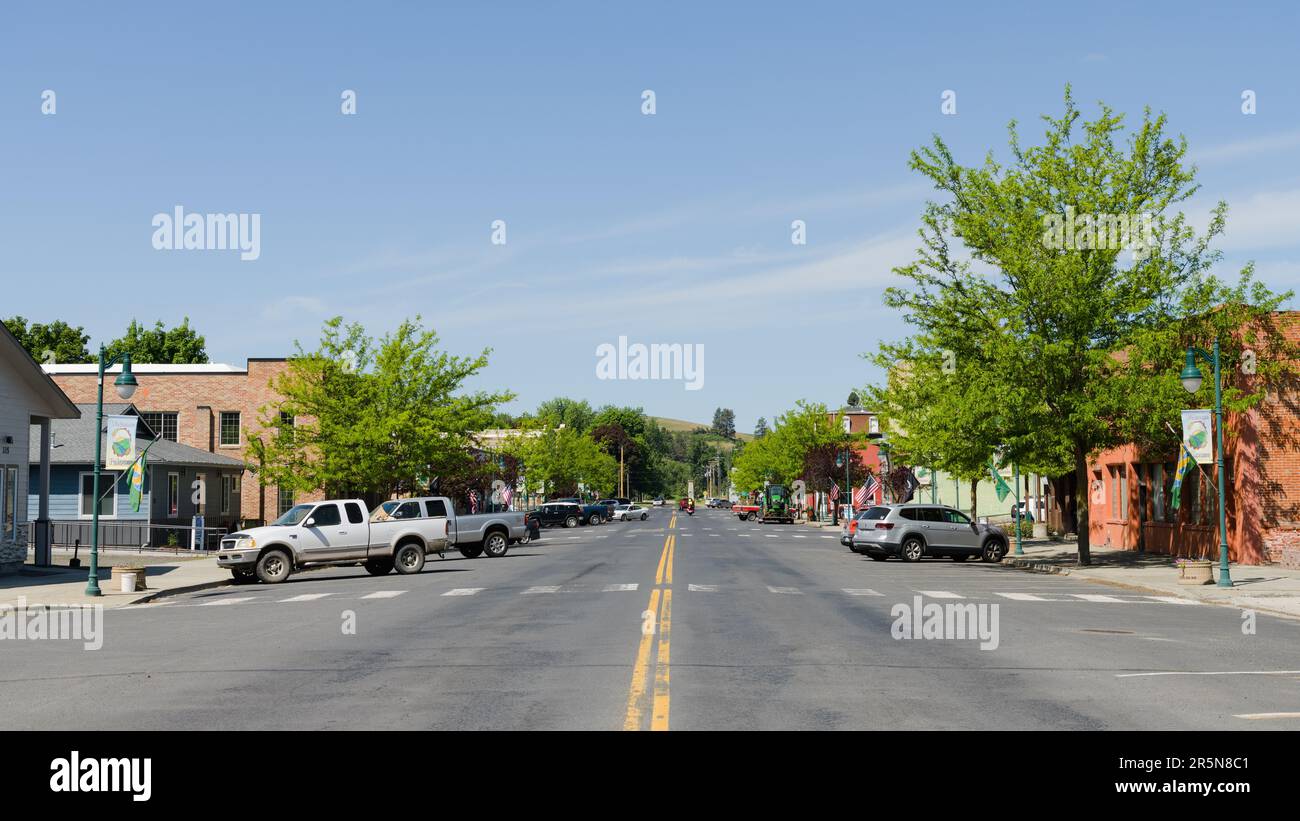 Palouse, WA, USA - 23 maggio 2023; vista panoramica lungo East Main Street a Palouse Washington Foto Stock