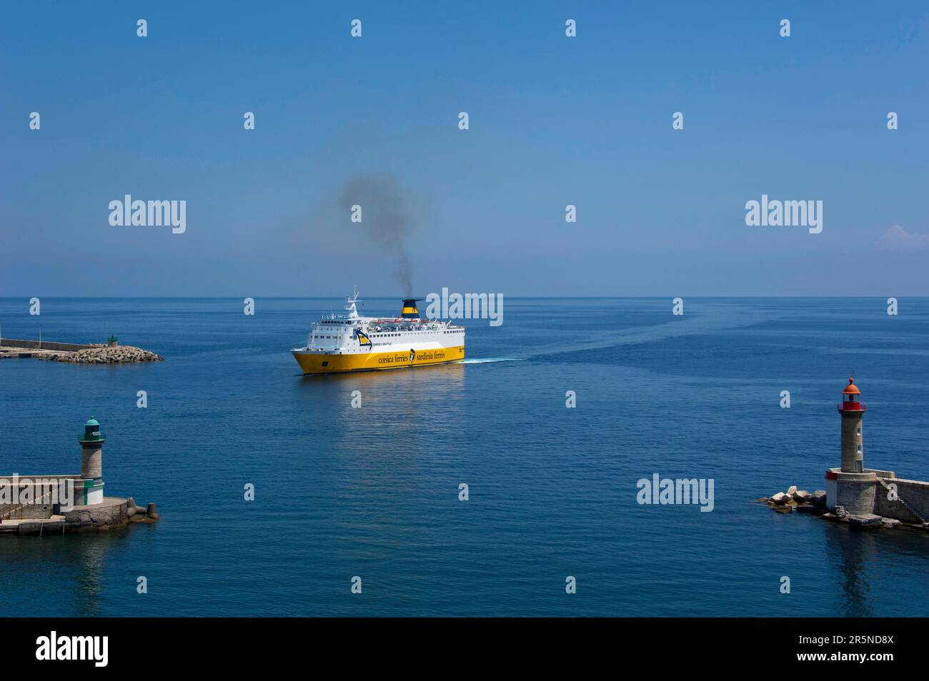 Traghetti, Corsica, Francia, Corsica Ferries e Sardegna Ferries Foto Stock