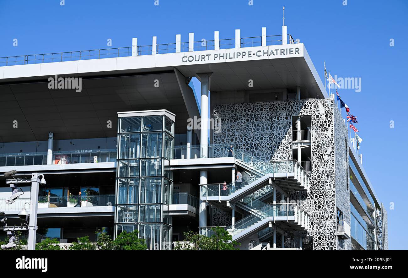 Parigi, Francia. 04th giugno, 2023. Vista generale dall'esterno del campo centrale Philippe Chatrier durante il torneo di tennis French Open, Grand Slam il 4 giugno 2023 allo stadio Roland Garros di Parigi, Francia. Credit: Victor Joly/Alamy Live News Foto Stock