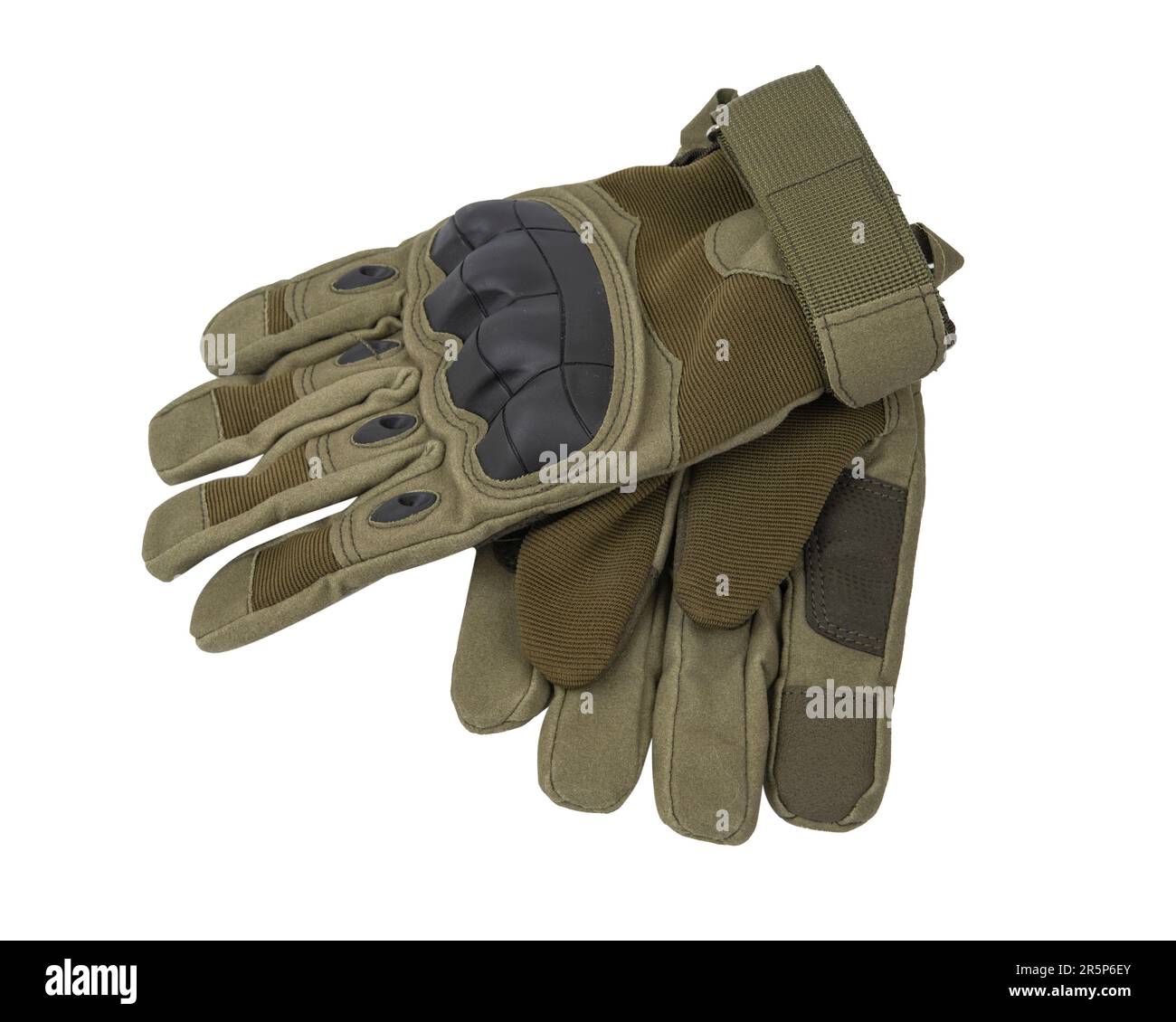 Guanti militari, guanti tattici, guanti protettivi fondo bianco isolato. Guanti da caccia a dito isolato su sfondo bianco. Foto Stock