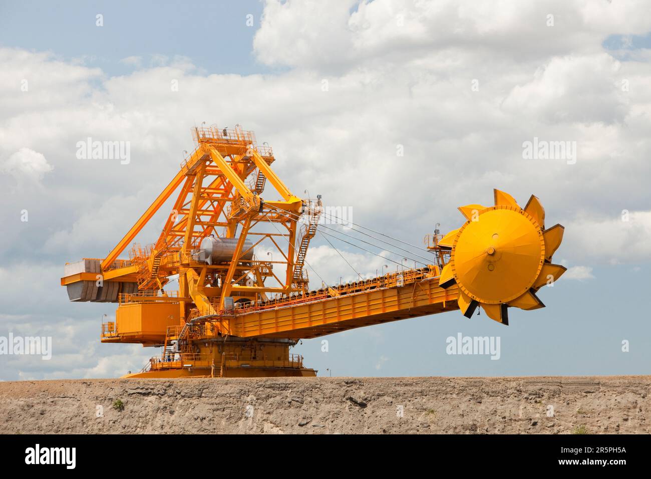 Macchine per la movimentazione del carbone a Port Waratah a Newcastle, il più grande porto di carbone del mondo. Il carbone proveniente dalle miniere di carbone a cielo aperto della Hunter Valley viene esportato in tutto il mondo da qui Foto Stock