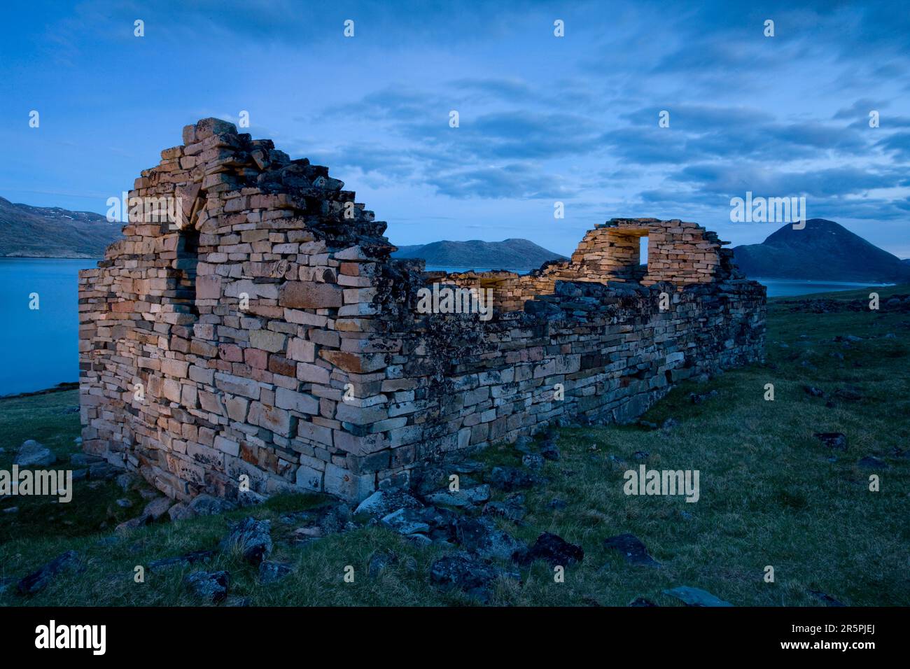 Rovine della Chiesa norrena a Hvalsey vicino Qaqortoq, Groenlandia Foto Stock