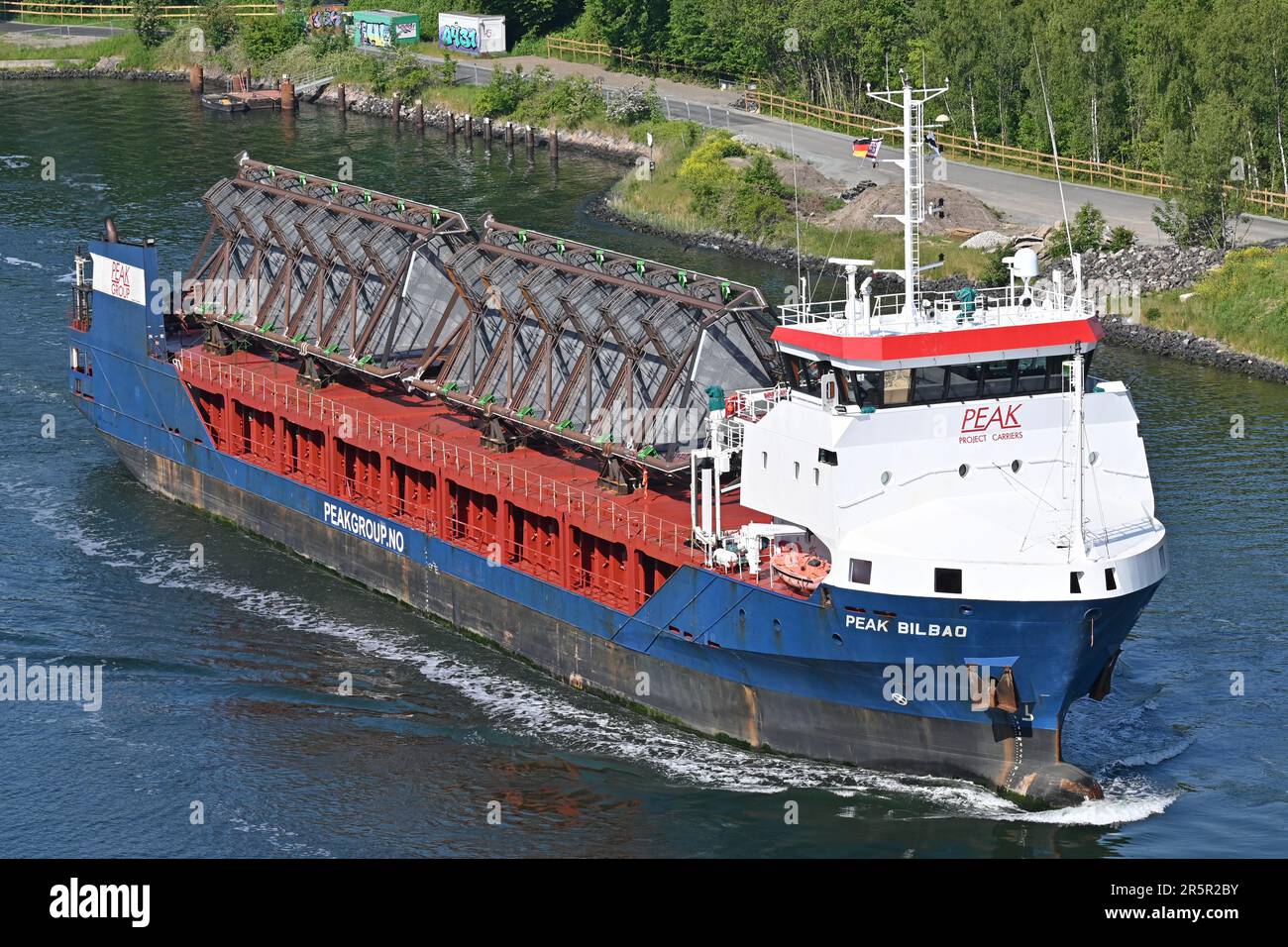 PICCO BILBAO passando il canale Kiel Foto Stock