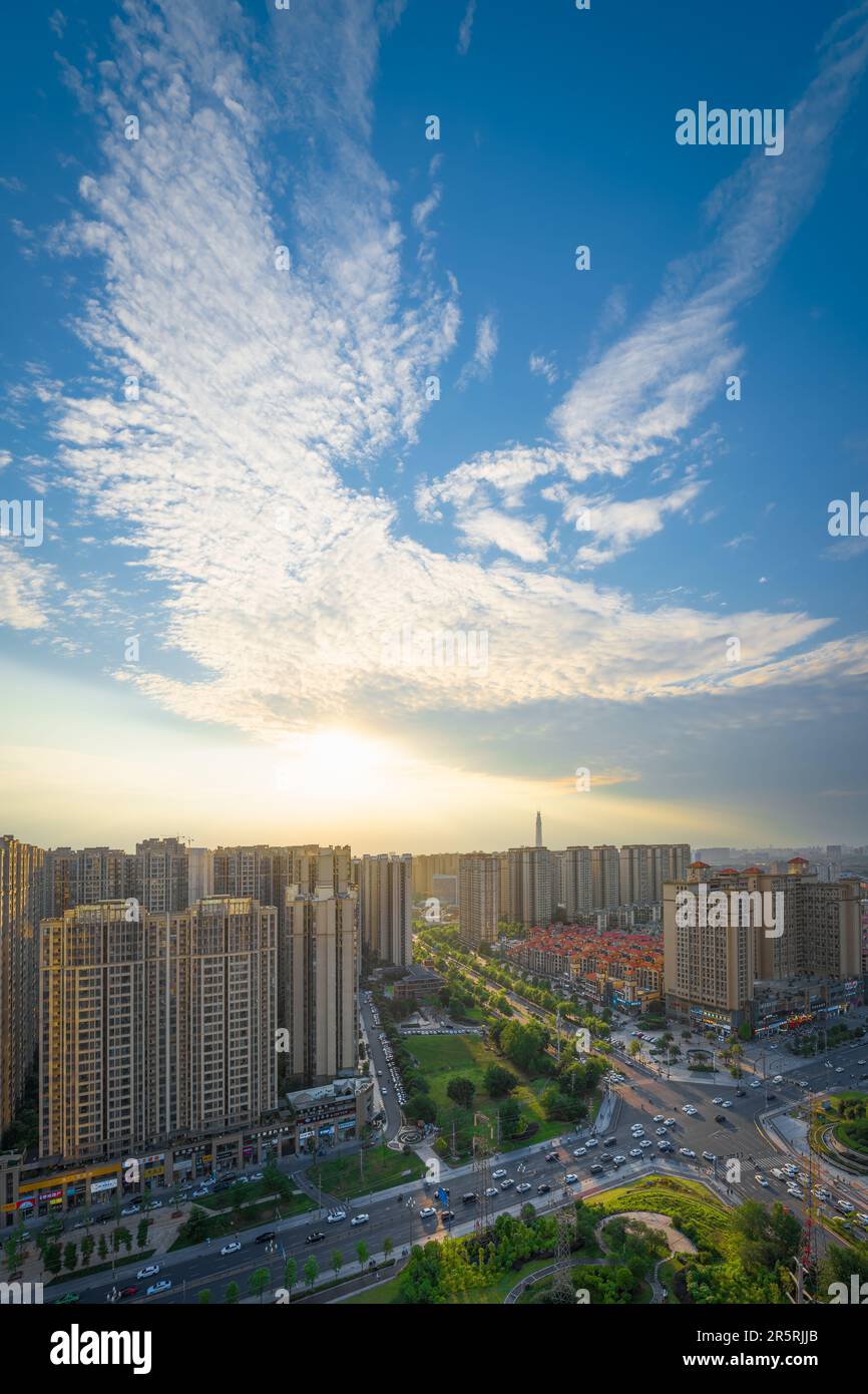 Edifici residenziali a Chengdu al tramonto Foto Stock