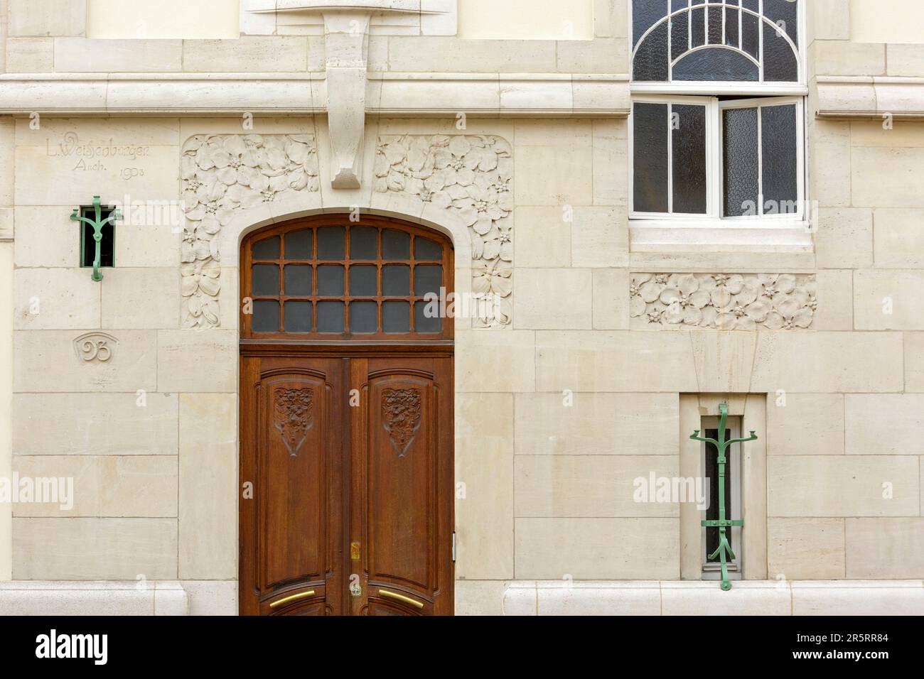 Francia, Meurthe et Moselle, Nancy, dettaglio della facciata della casa Cavallier costruita dall'architetto Lucien Weissenburger nel 1903 in stile Art Nouveau in Rue de Metz Foto Stock
