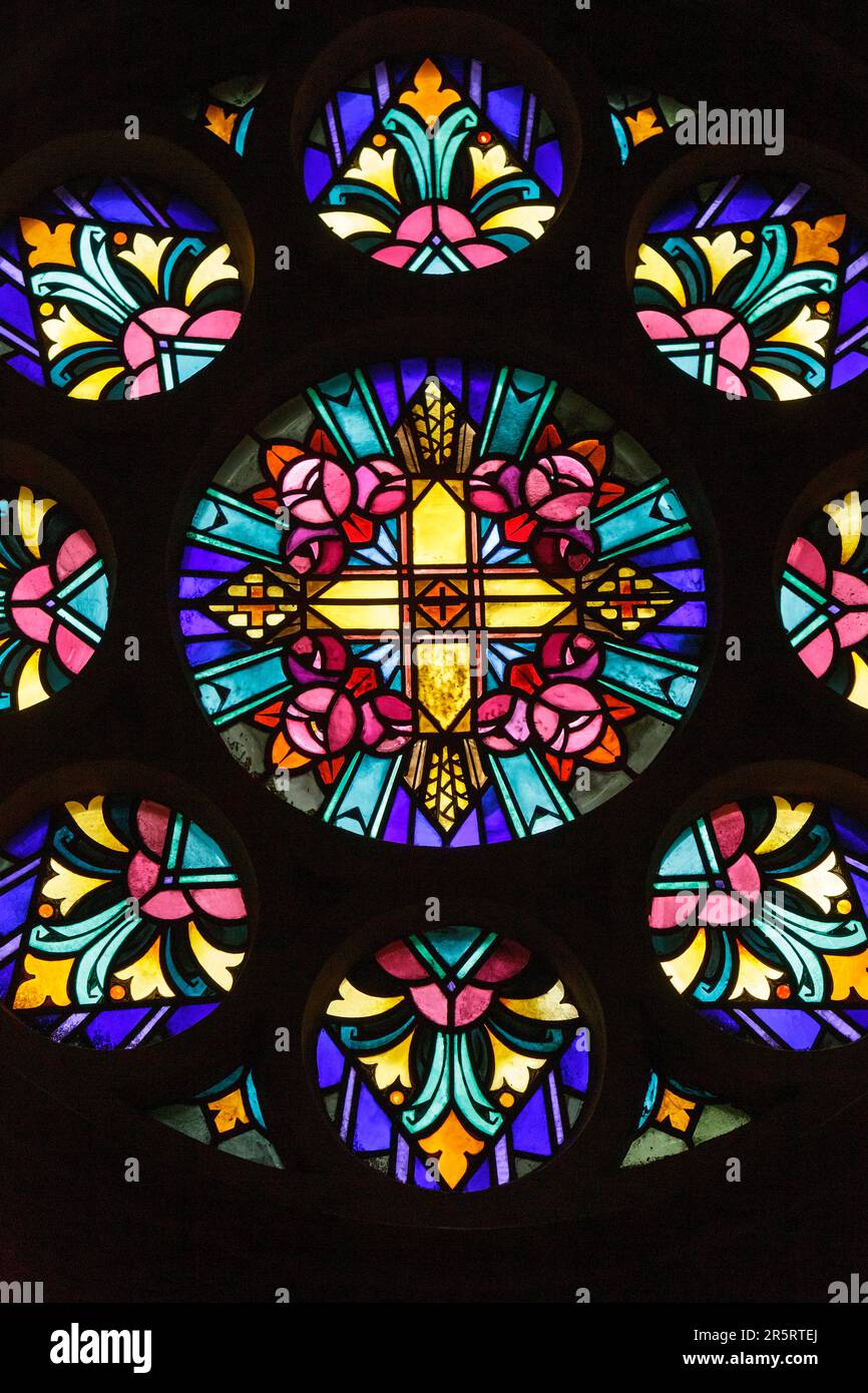 Francia, Meurthe et Moselle, Nancy, 1935 tettoia ornamentale, vetrata in stile Art Deco dal maestro vetraio Georges Janin nella cappella dell'Hopital Central de Nancy costruita dall'architetto Prosper Morey tra il 1879 e il 1883, situata in Avenue De Lattre de Tassigny Foto Stock