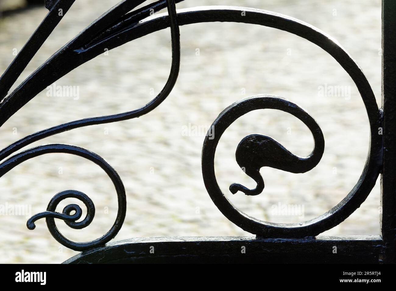 Francia, Meurthe et Moselle, Nancy, dettaglio della ferriera in ferro battuto della recinzione di Villa Marguerite, una villa in stile Art Nouveau costruita nel 1904 dagli architetti Henri Gutton e Joseph Hornecker per Aime Prost ingegnere capo e amministratore delle saline di Bosserville situata in Rue du Colonel Renard nel quartiere Cité Jardin du Parc de Saurupt Foto Stock