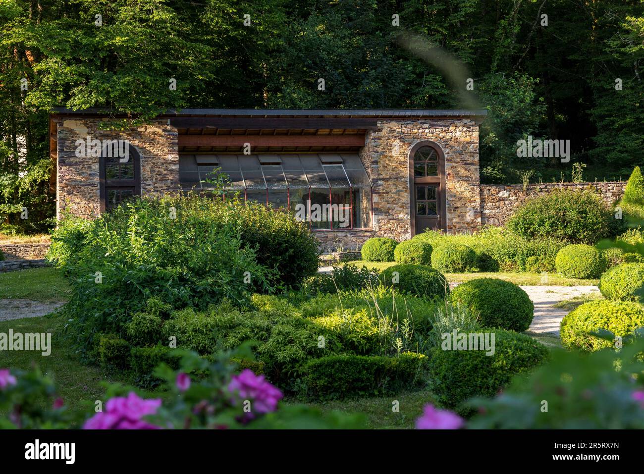 Francia, Morbihan, Saint-Malo-de-Beignon, il giardino di Eveques nella foresta di Broceliande Foto Stock