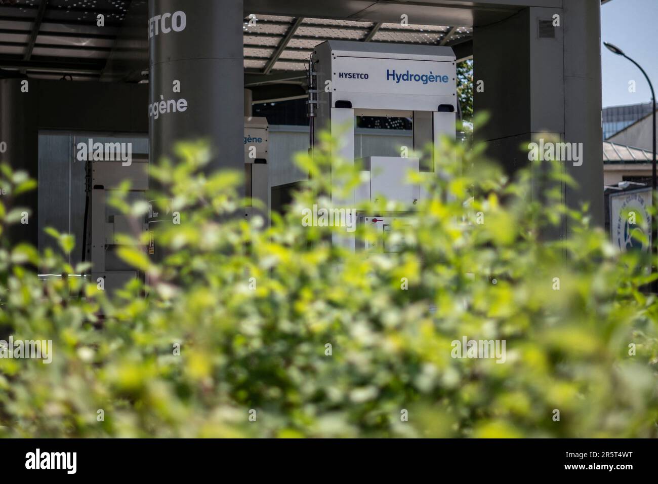 Parigi, Francia. 05th giugno, 2023. La nuova stazione di produzione e distribuzione di idrogeno Hysetco a Parigi, in Francia, il 5 giugno 2023. Foto di Eliot Blondet/ABACAPRESS.COM Credit: Abaca Press/Alamy Live News Foto Stock