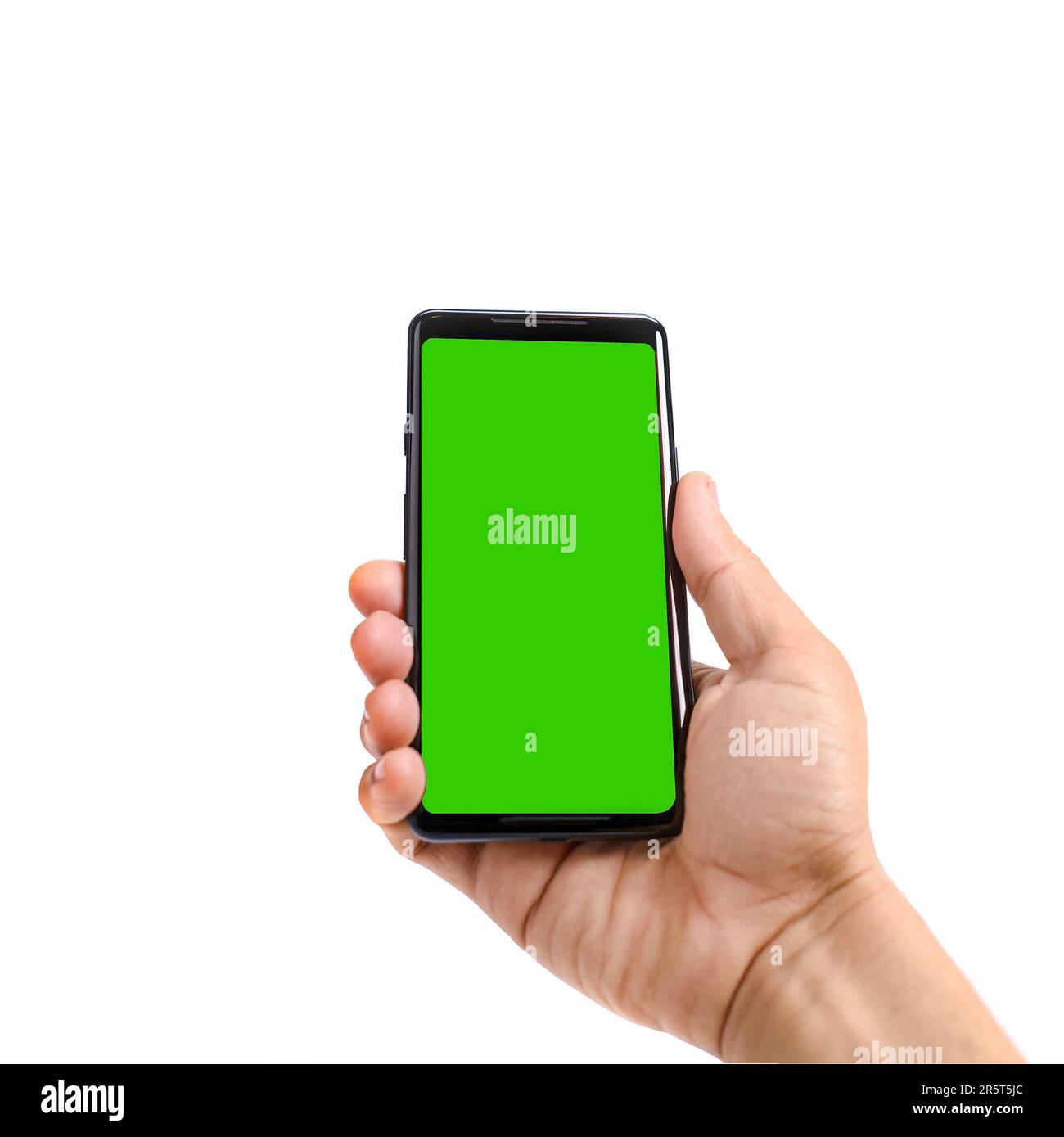 La mano maschile tiene lo smartphone nero. Schermo isolato con chiave chroma e tutto isolato su sfondo bianco. Foto Stock