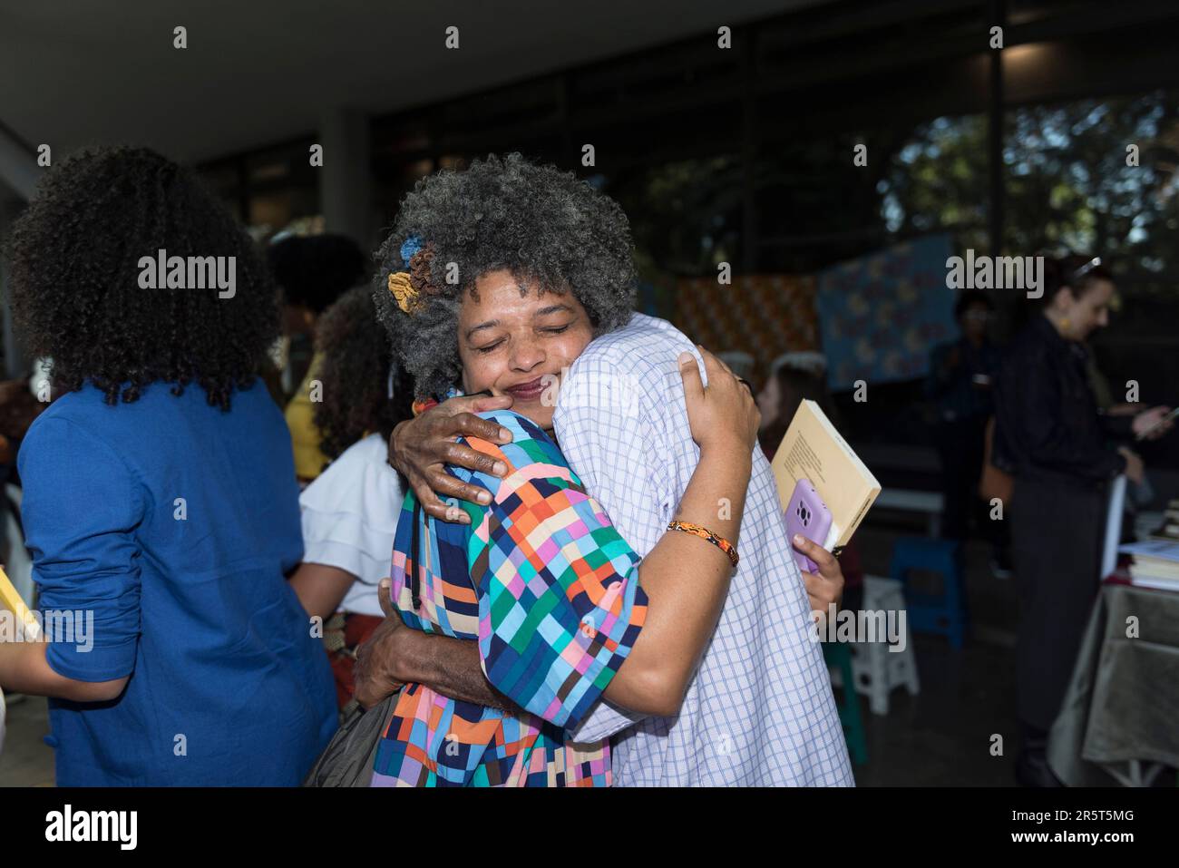 São PAULO, SP - 03.06.2023: LANCAMENTO DO LIVRO DAS RAÍZES à COLHEITA - lancio del libro "Das Raízes à Colheita", un libro di vari generi, scritto da sette donne nere, di diverse età, esperienze e luoghi, presso il Museo Afro Brasil, nel Parco Ibirapuera, questo Sabato, 6/3. Nella foto, lo scrittore Catira. (Foto: Isabella Finholdt/Fotoarena) Foto Stock