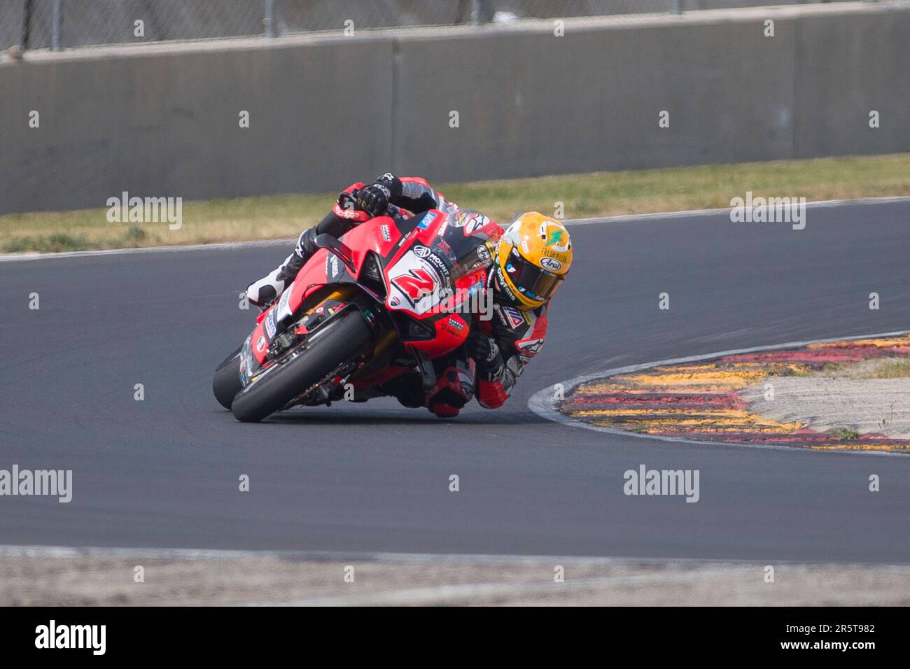 04 giugno 2023: Elkhart Lake, WI - vincitore della gara #2 Josh Herrin cavalca la sua Ducati all'ultimo giro durante la finale di gara MotoAmerica Superbike su Road America a Elkhart Lake, WI - Mike Wulf/CSM Foto Stock