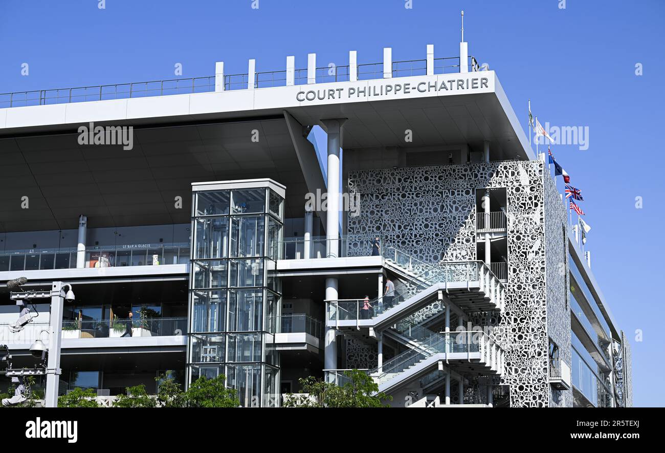 Vista generale dall'esterno del campo centrale Philippe Chatrier durante il torneo di tennis French Open, Grand Slam il 4 giugno 2023 allo stadio Roland Garros di Parigi, Francia. Foto Victor Joly / DPPI - Foto: Victor Joly/DPPI/LiveMedia Foto Stock