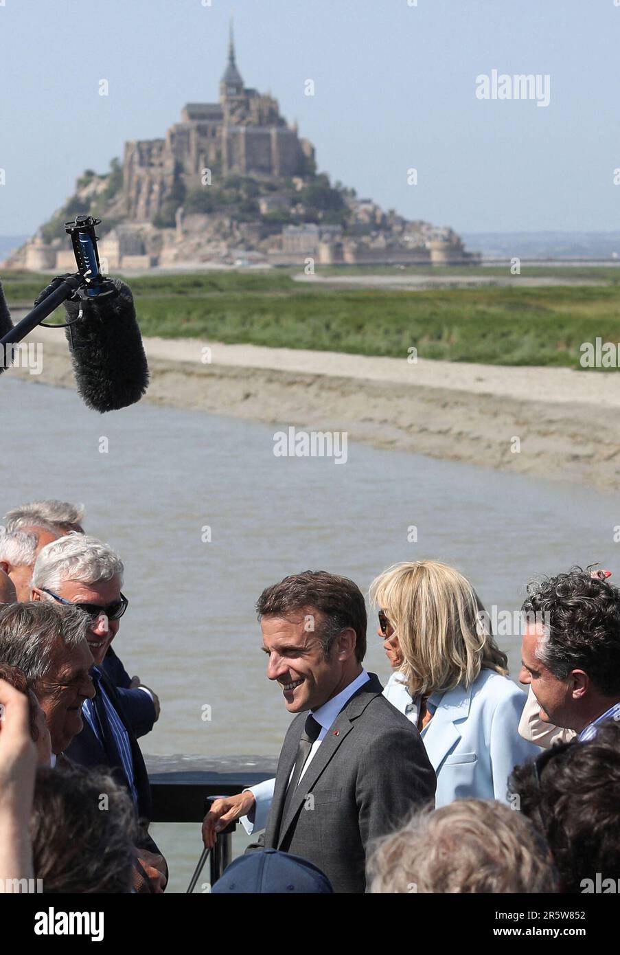 Le président de la République francaise, Emmanuel Macron et sa femme la ...
