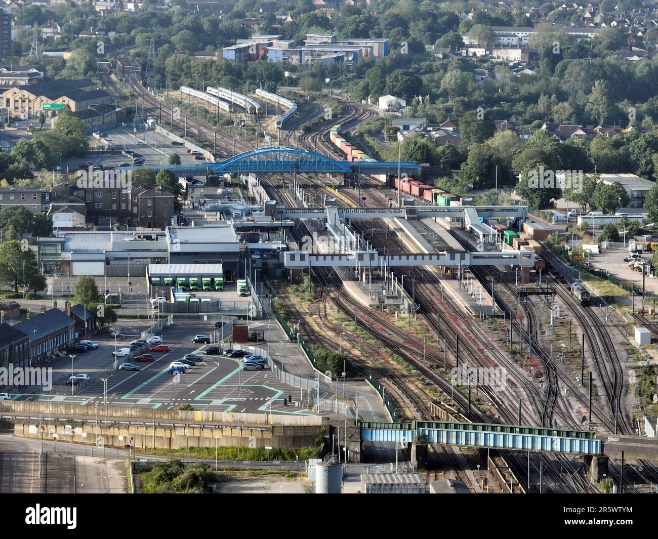 Peterborough, Regno Unito. 03rd giugno, 2023. La stazione ferroviaria di Peterborough è vuota in quanto i treni rimangono a Peterborough, e non saranno in funzione oggi, in quanto si svolge un'azione più industriale con l'ASLEF, l'Unione dei macchinisti, che partecipa a uno sciopero. Lo sciopero ha colpito le persone che vogliono recarsi alla finale della fa Cup a Wembley e al Derby di Epsom. Sciopero ASLEF, Peterborough, Cambridgeshire, il 3rd giugno 2023. Credit: Paul Marriott/Alamy Live News Foto Stock