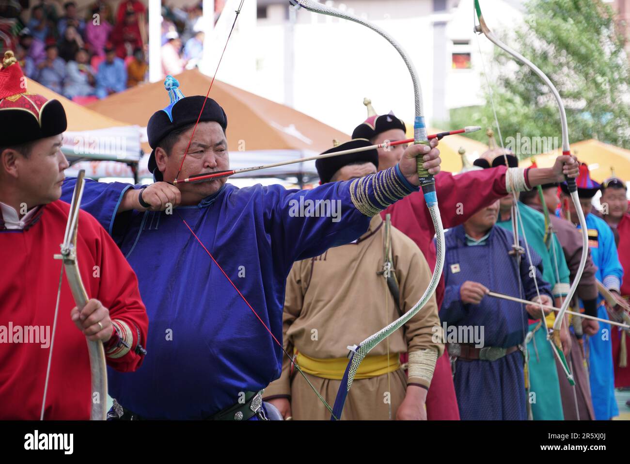 Apertura del festival naadam 2022, arcieri, tiro con l'arco nazionale mongolo Foto Stock