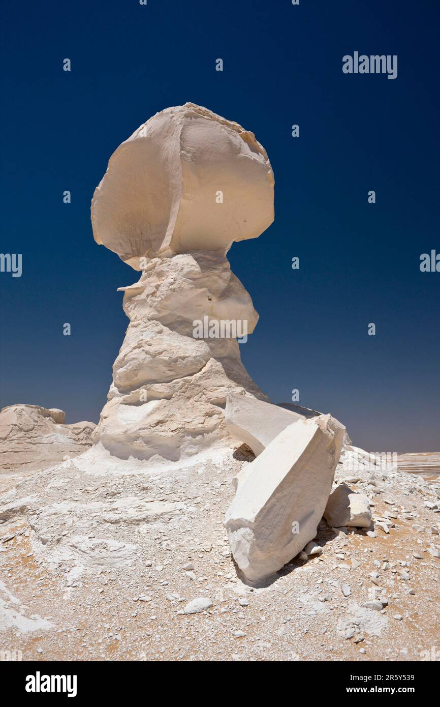 Formazioni calcaree, deserto bianco, Qasr el-Farafra, deserto libico, oasi di Farafra, Egitto Foto Stock