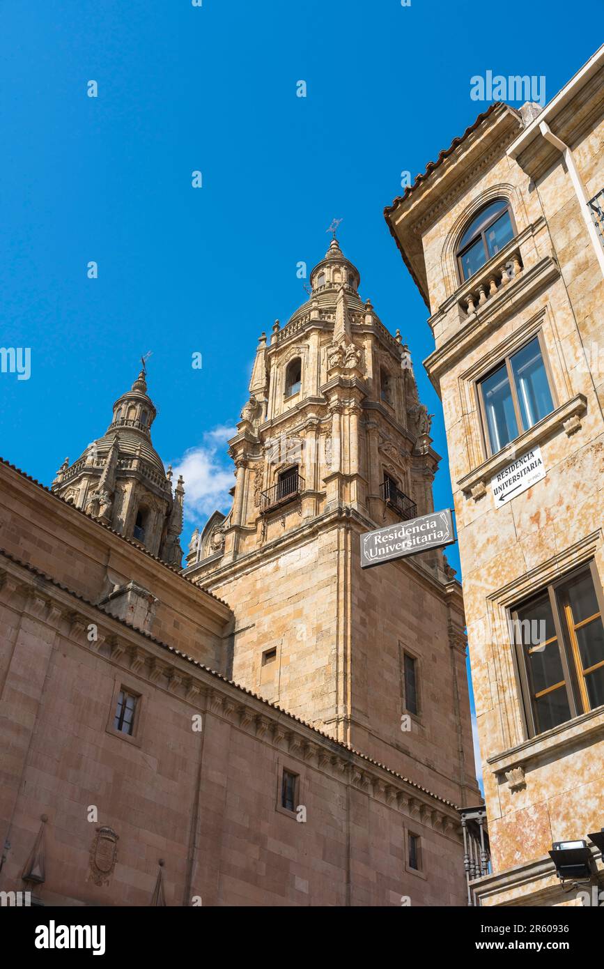 Città universitaria Spagna, veduta dell'alloggio degli studenti situato nello storico quartiere universitario di Salamanca, Spagna centrale. Foto Stock