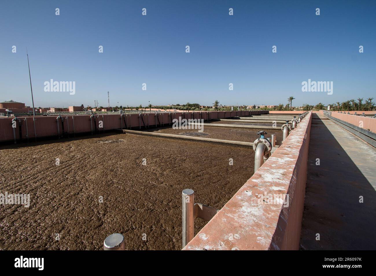 Tecniche di trattamento delle acque: Desandimento e aerazione allo stabilimento di Waterleau, Marrakech, Marocco Foto Stock