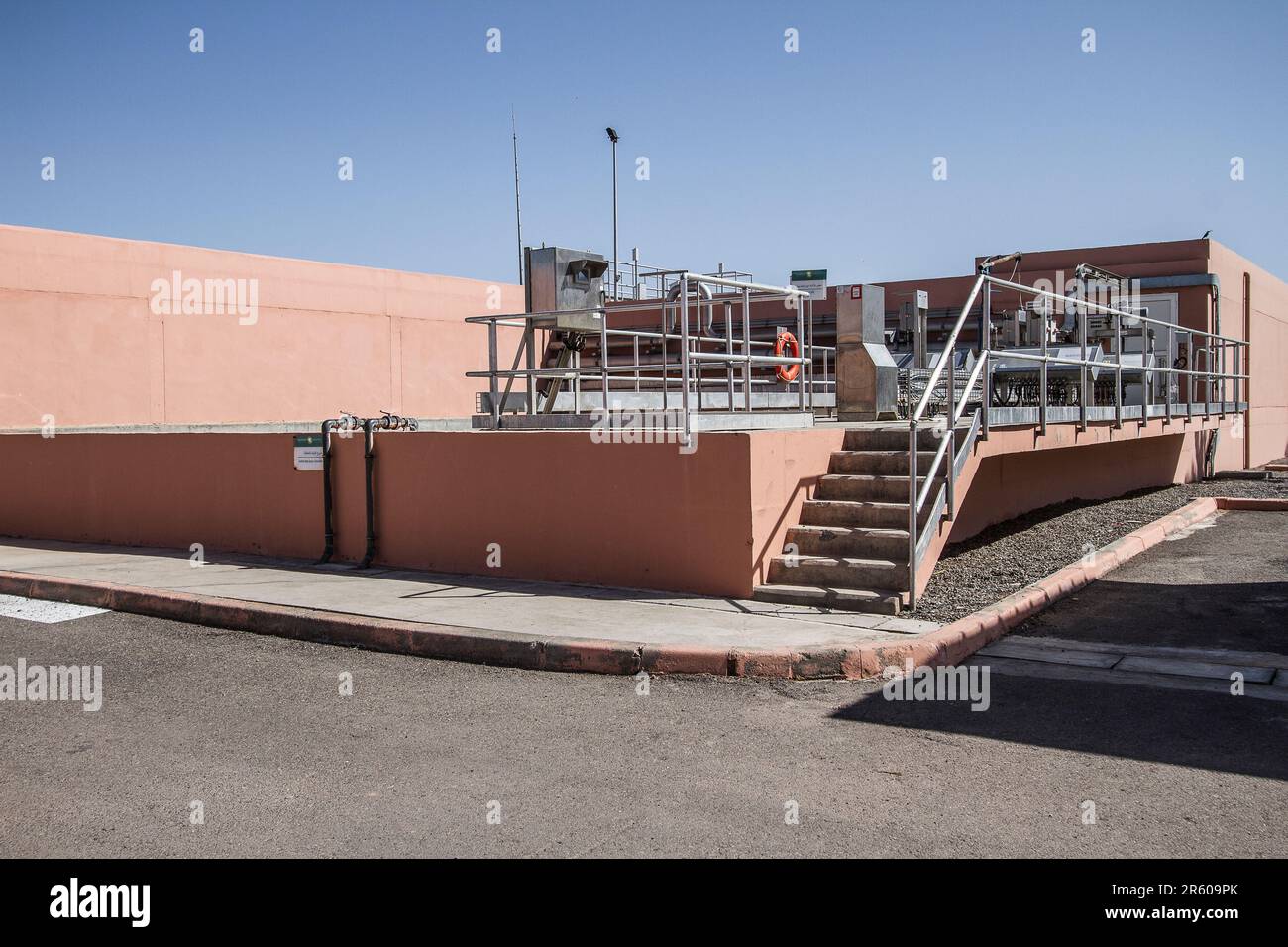 All'interno dell'impianto di trattamento delle acque reflue di Waterleau: Impianti tecnici di Marrakech Foto Stock