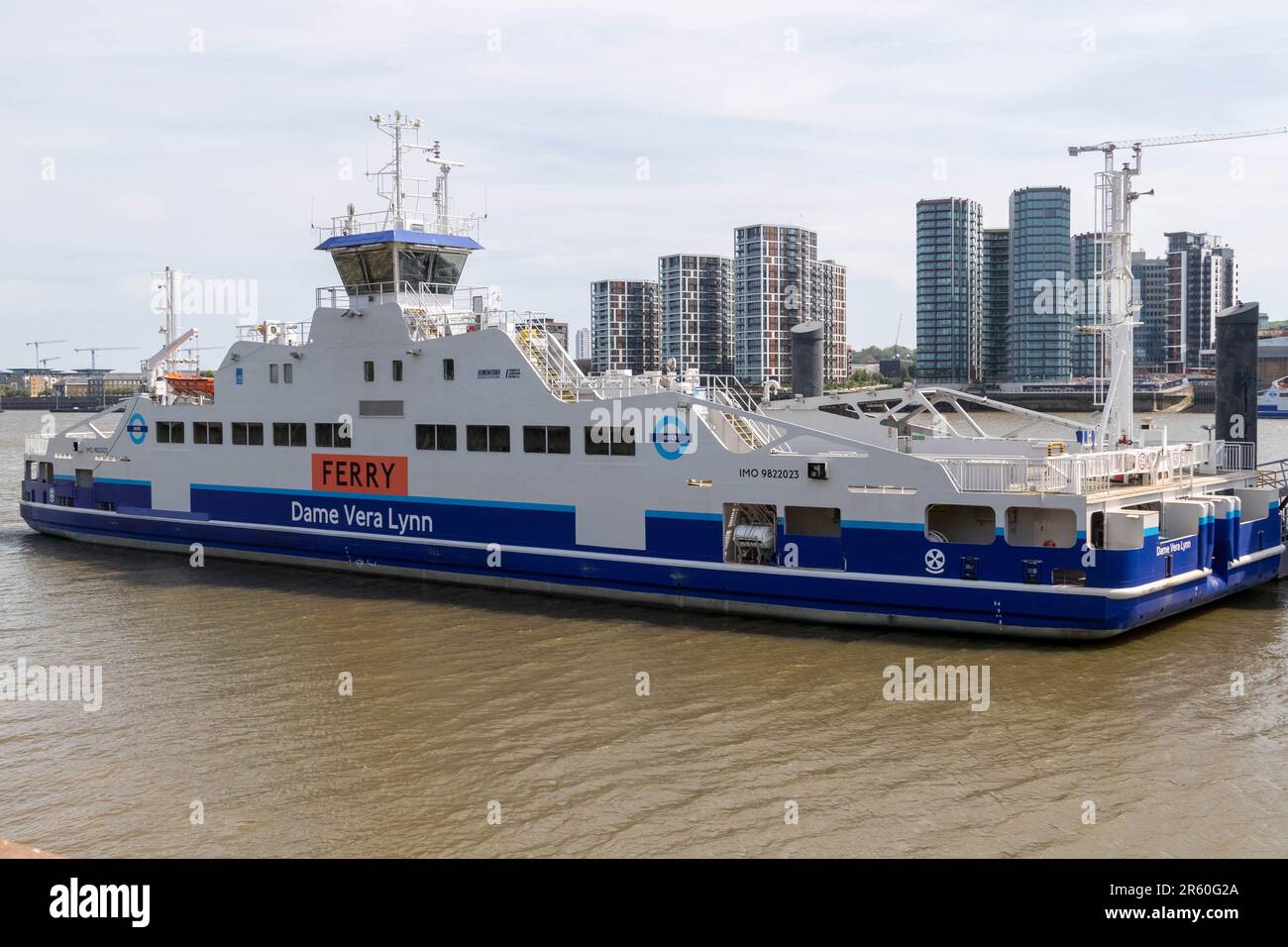 Londra, Regno Unito, 28th 20203 maggio: Una vista del traghetto di Woolwich chiamato Dame vera Lynn Foto Stock