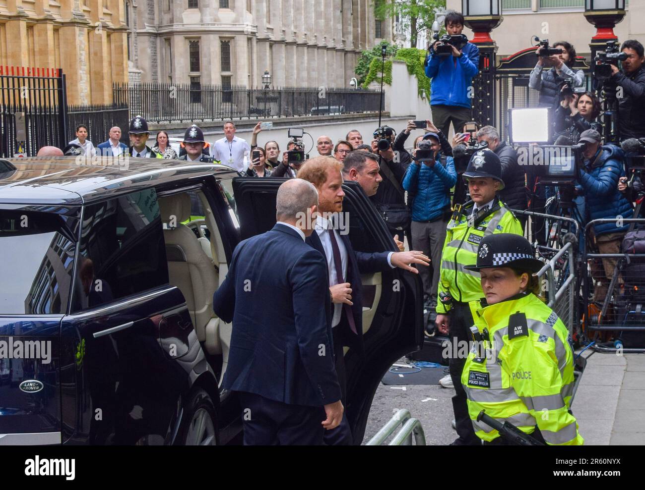 Londra, Regno Unito. 06th giugno, 2023. Il principe Harry arriva a High Court, Rolls Building. Diverse persone di alto profilo, tra cui il principe Harry, hanno intrapreso azioni legali contro i giornali del Gruppo Mirror per presunta raccolta di informazioni illegali, tra cui l'hacking telefonico. Credit: SOPA Images Limited/Alamy Live News Foto Stock