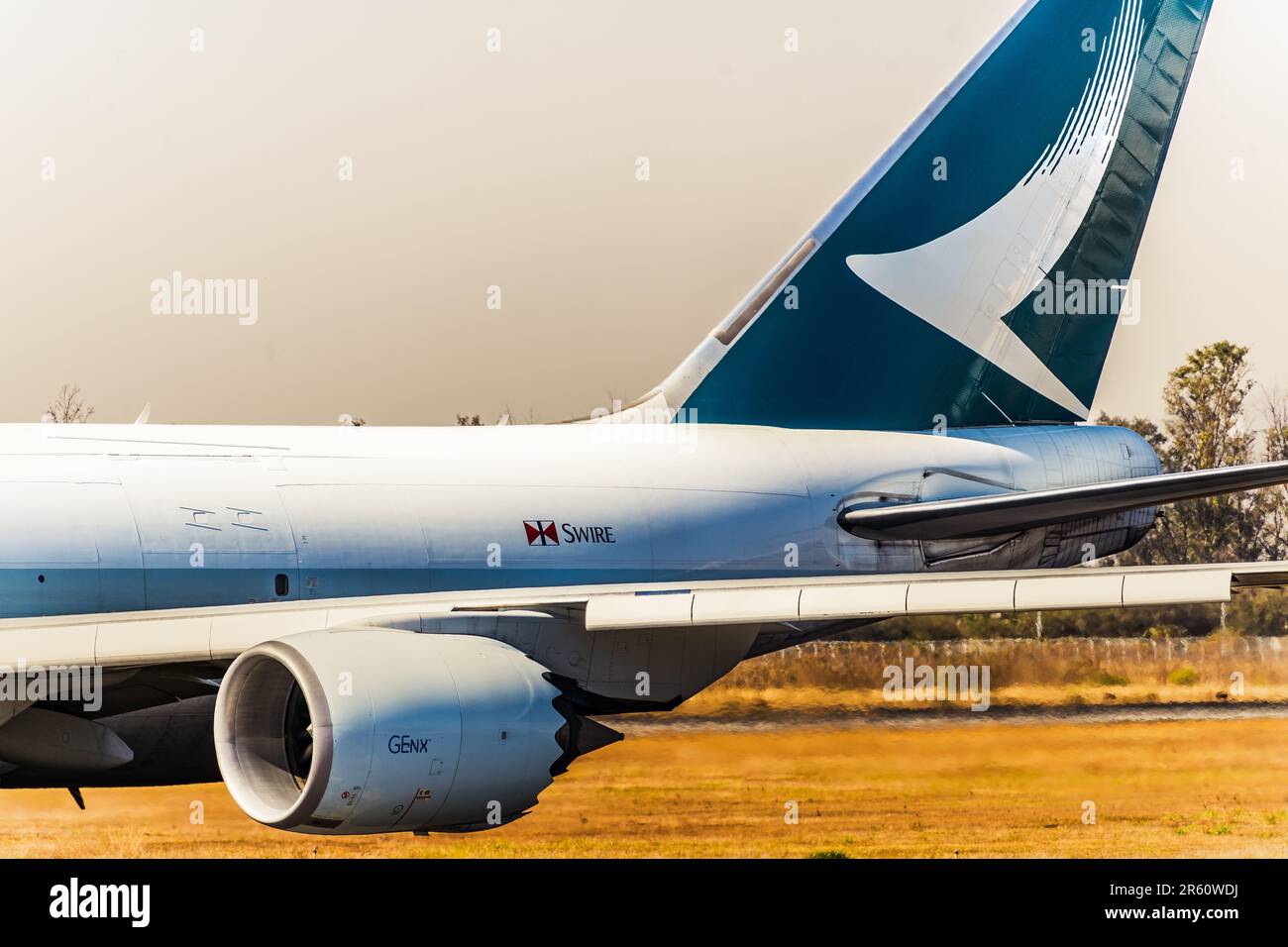 Cathay Pacific Cargo Boeing B747-8 in arrivo per la partenza Foto Stock