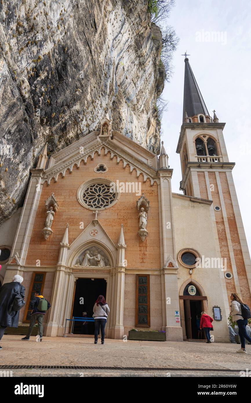 Santuario di nostra Signora della Corona, Distretto di Spiazzi, Caprino Veronese, Veneto, Italia, Europa Foto Stock