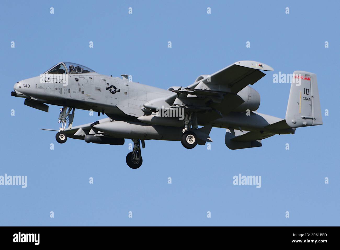 78-0643, una Repubblica Fairchild A-10C Thunderbolt II (o Warthog) operata dal 190th Fighter Squadron 'Skull Bangers' dalla 125th Fighter Wing della Guardia Nazionale dell'Idaho Air, United States Air Force, arrivando all'Aeroporto Internazionale di Prestwick in Ayrshire. L'aereo era uno dei sei A-10Cs che attraversavano Prestwick per prendere parte all'esercizio Air Defender 2023 che si teneva in Germania. Foto Stock