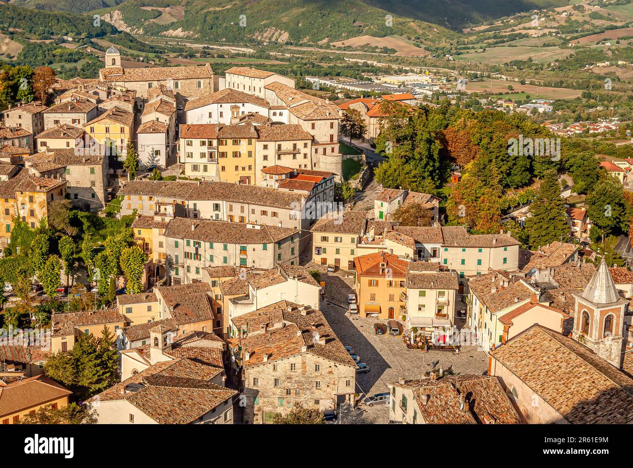 Vista sul paese montano Pennabilli nella Regione Emilia-Romagna, Italia Foto Stock