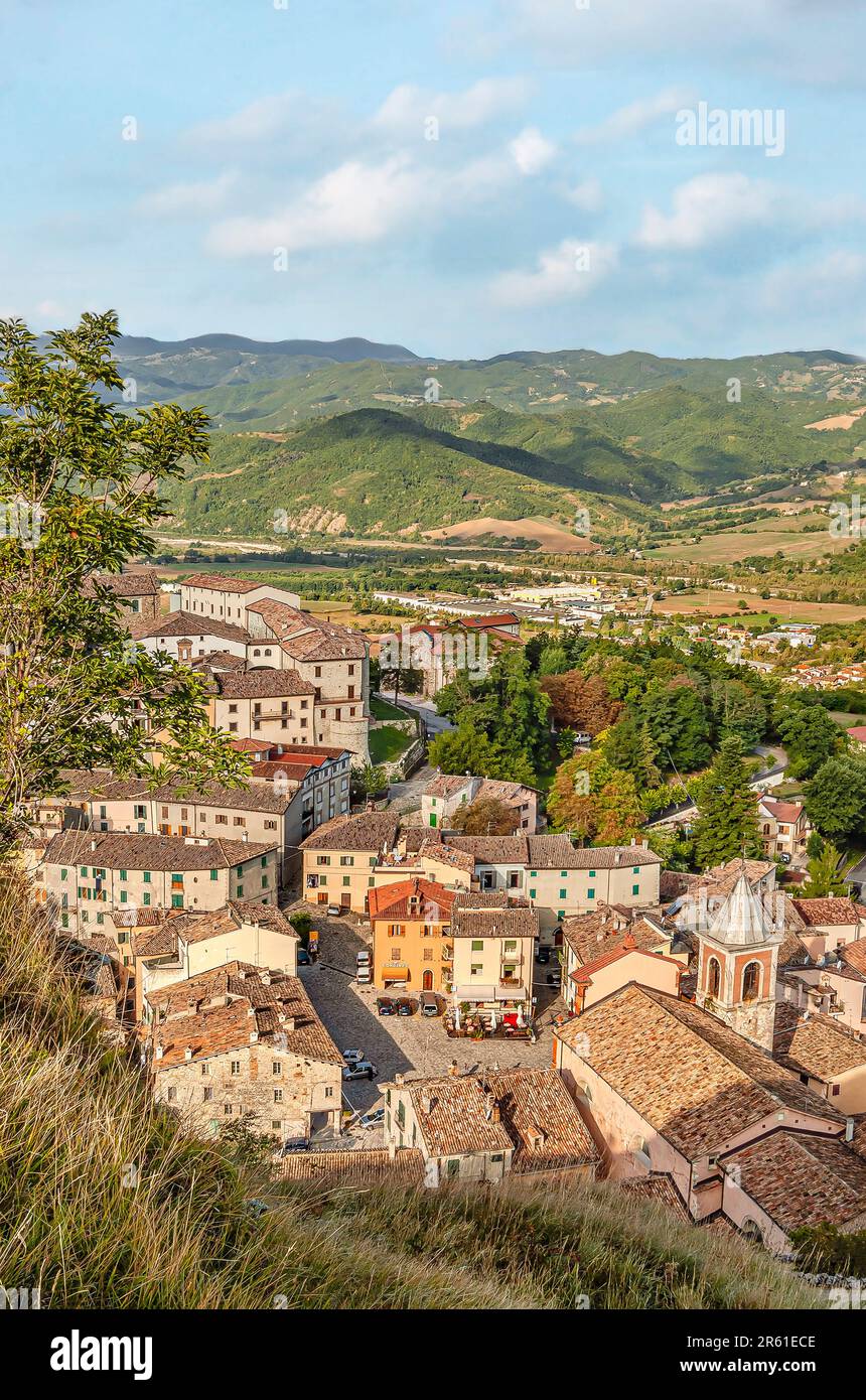 Vista sul paese montano Pennabilli nella Regione Emilia-Romagna, Italia Foto Stock