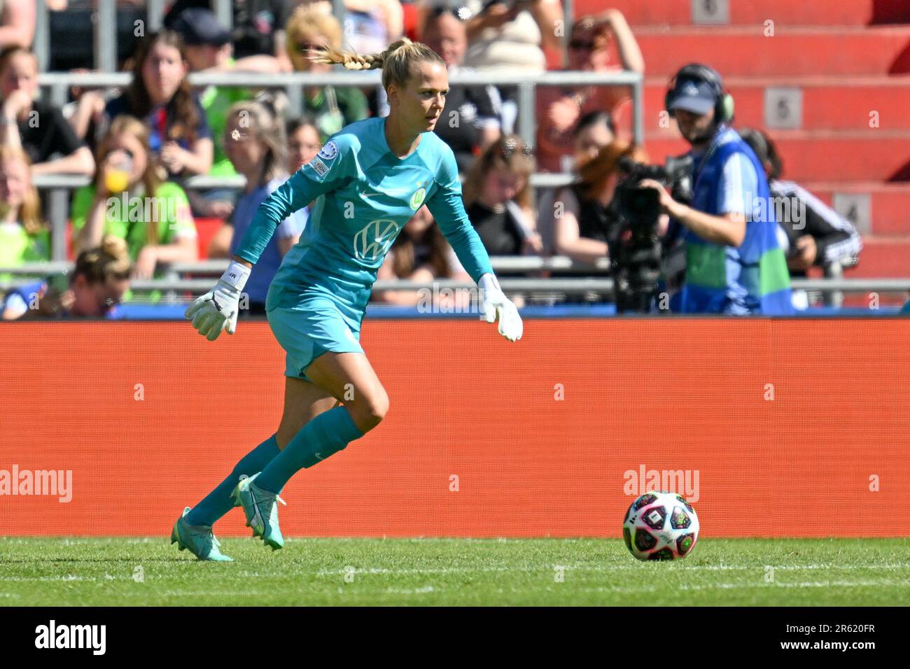 Il portiere Merle Frohms è stato raffigurato nel corso di una partita di calcio femminile tra il FC Barcelona Femeni e la VFL Wolfsburg, in occasione della finale del concorso UEFA Women’s Champions League 2022-2023 , sabato 3 giugno 2023 a Eindhoven , Paesi Bassi . PHOTO SPORTPIX | David Catry Foto Stock