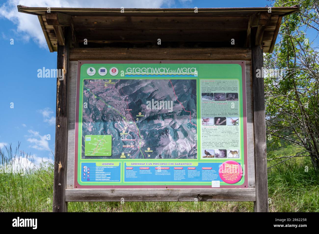 Scheda informativa su Greenway del Nera, una pista ciclabile o sterrata di 180 km in Italia lungo tutta la Valnerina e le valli laterali, in Europa Foto Stock