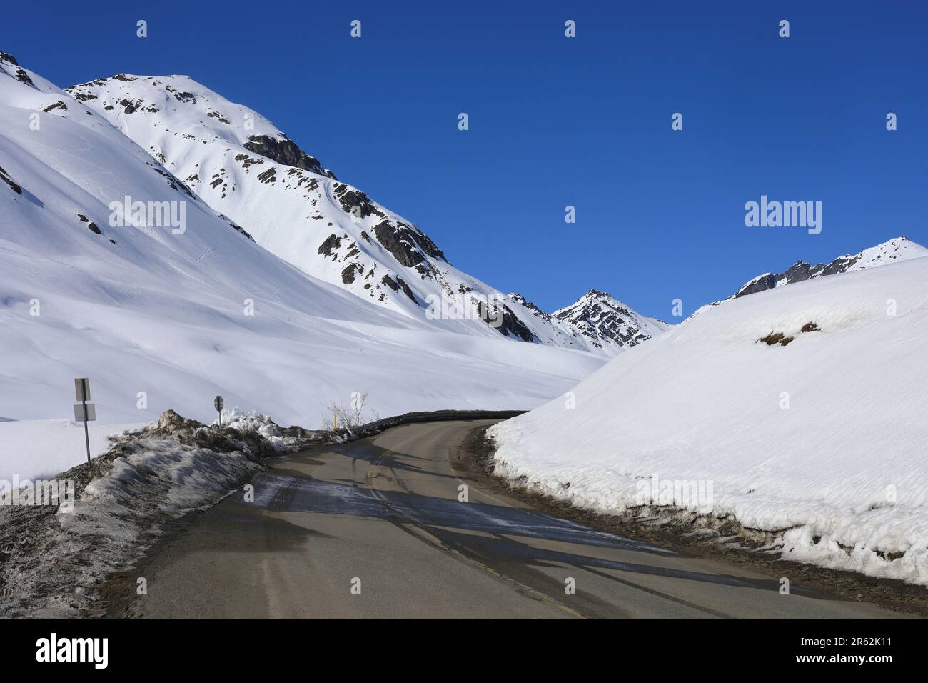 Strada per Hatcher Pass Foto Stock