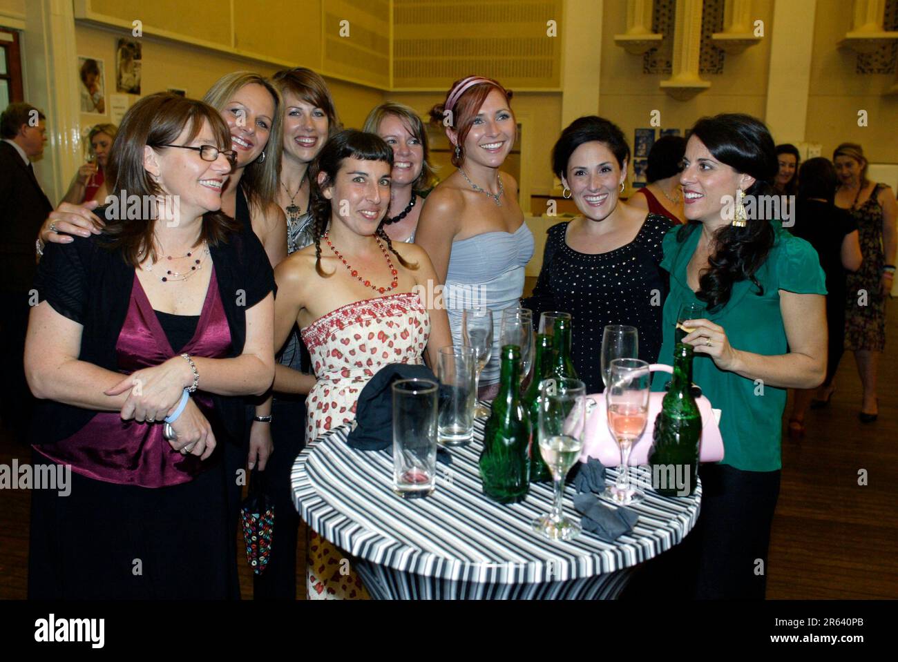 Ricki Lake con Abbey Epstein, in Australia, per una proiezione del loro documentario di nascita The Business of Bing Born, che sarà pubblicato nel marzo 2008. Municipio di Paddington, Sydney, Australia. 03.11.07. Foto Stock