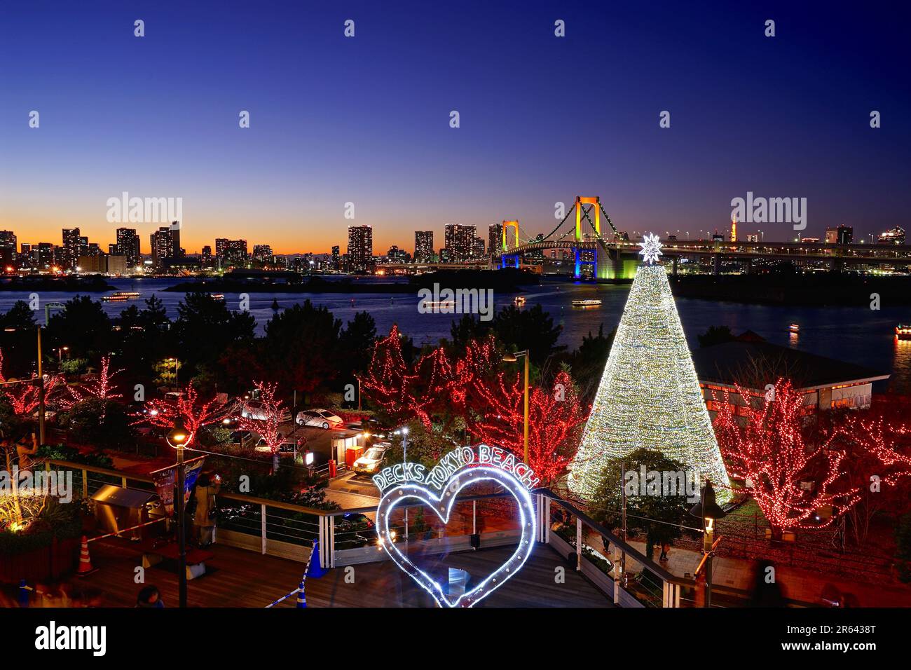 Vista serale di Odaiba vicino a Natale Foto Stock