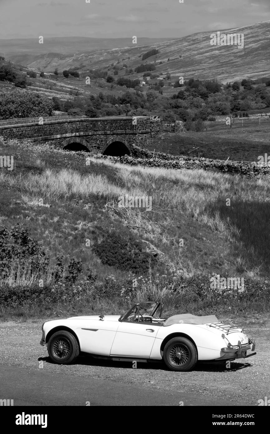 1965 Austin Healey 3000 MKIII nella Yorkshire Dale UK Foto Stock