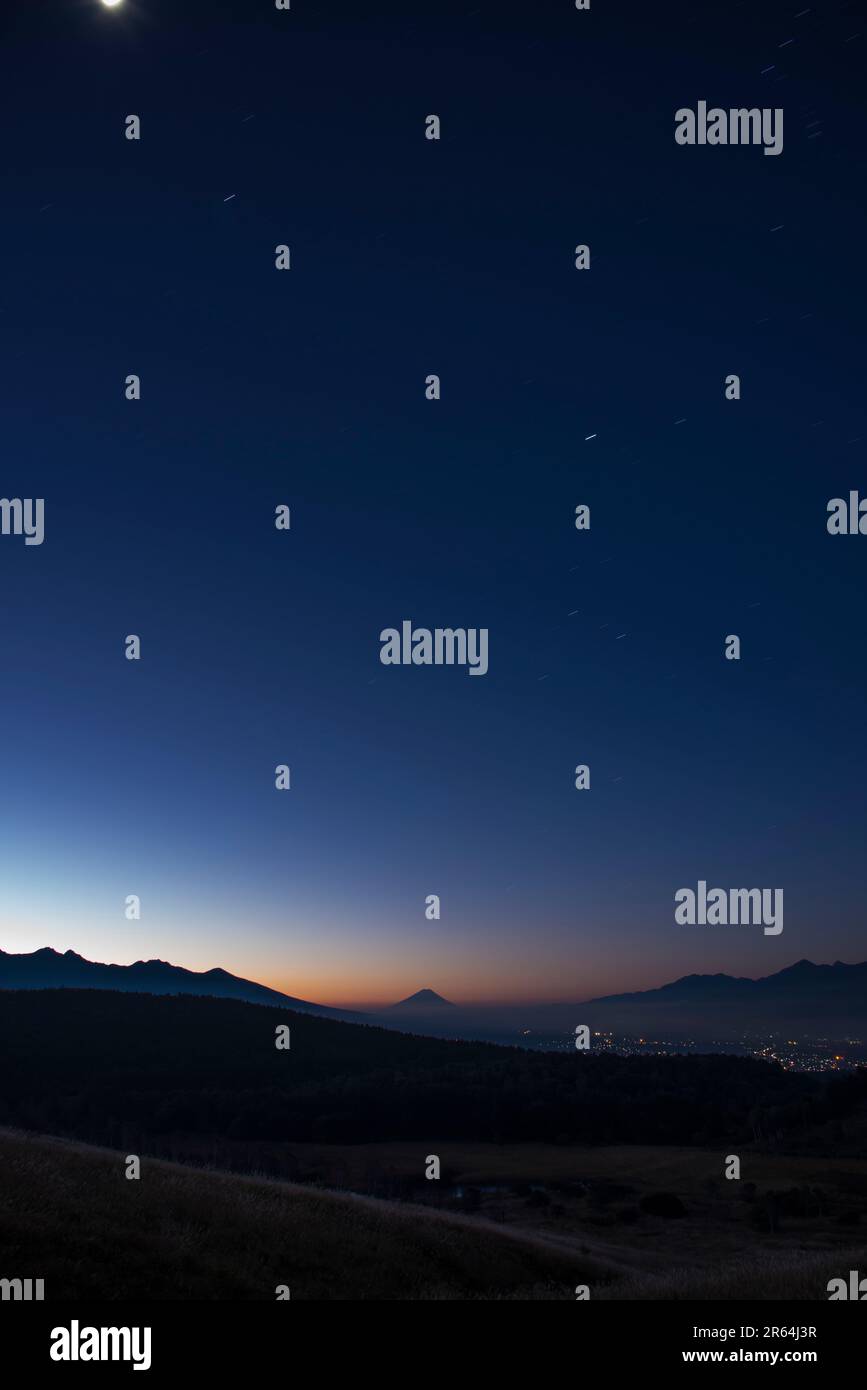 Cielo stellato e altopiano di Kirigamine Foto Stock