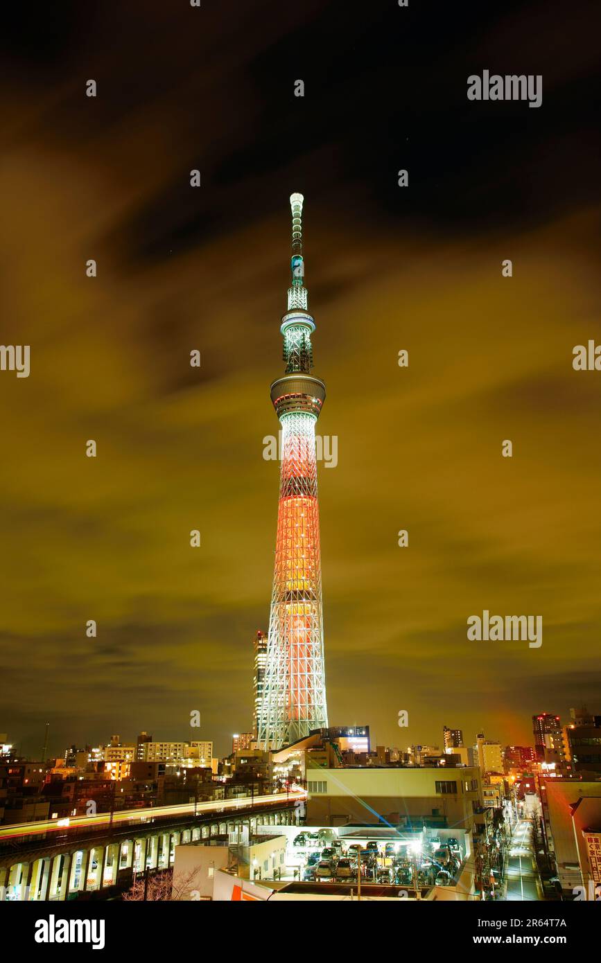 Candle Tree of Tokyo Sky Tree e Tobu Skytree Line Foto Stock