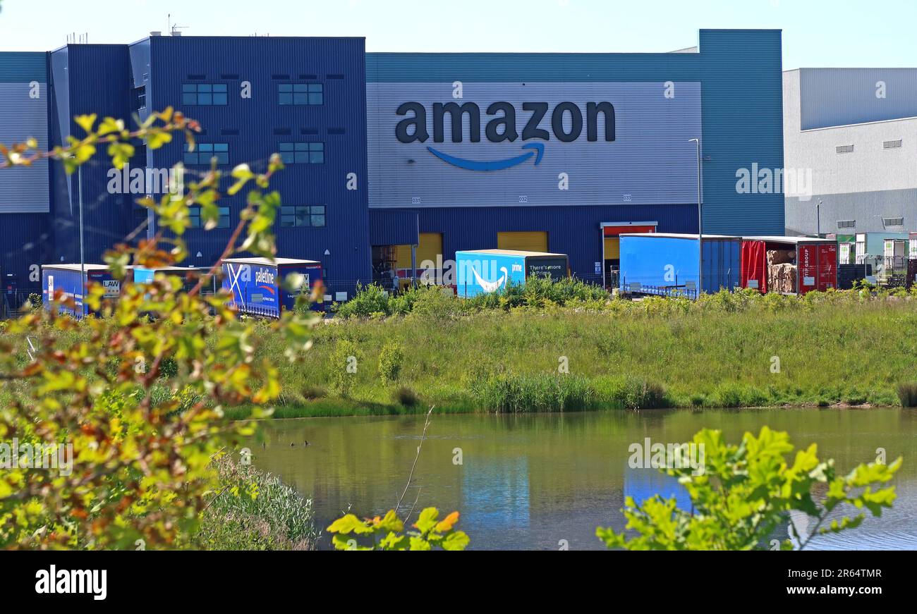 Deposito merci Amazon Man2 a Great Sankey, Warrington, Cheshire, Inghilterra, Regno Unito, WA5 3XA Foto Stock