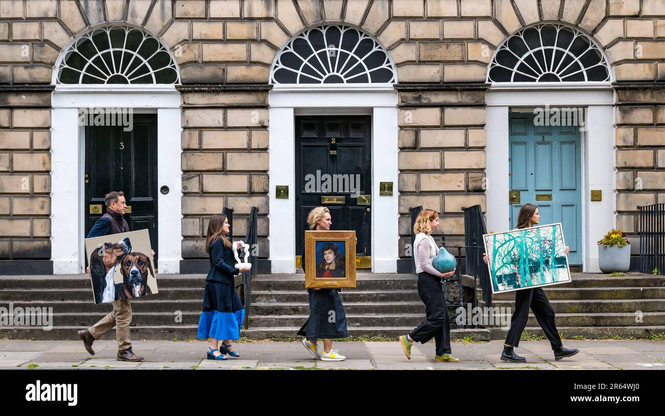 Edimburgo, Scozia, Regno Unito, 7th giugno 2023. New Town Art Month: Fiera di 10 gallerie d'arte nella New Town apre oggi e dura un mese. Foto (da R a L): Megan Burns of Open Eye, Lucy Caster of Powerderhall Bronze Editions, Emily Walsh of fine Art Society, Kirsty Somersling of the Scottish Gallery, James Harvey of Harvey e Woodd. Credit: Sally Anderson/Alamy Live News Foto Stock