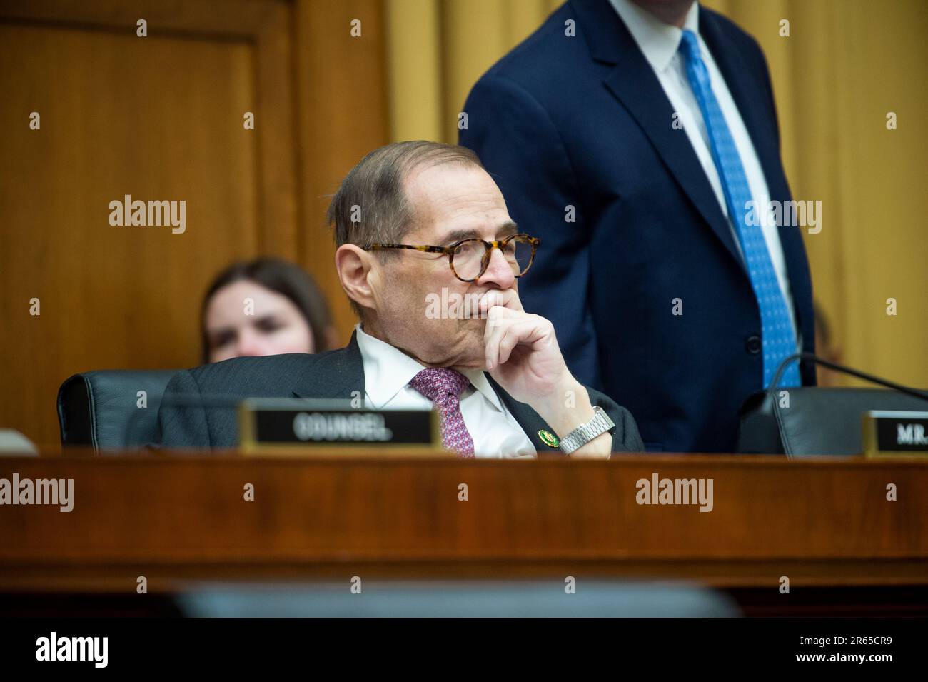 Washington, Stati Uniti d'America. 06th giugno, 2023. Il rappresentante degli Stati Uniti Jerrold Nadler (democratico di New York) prende posto al Dais durante una Camera Committee on the Judiciary | SottoCommittee on the Constitution and Limited Government udendo “il contenzioso del governo e la necessità di una riforma” nel Rayburn House Office Building a Washington, DC, martedì 6 giugno, 2023. Credit: Rod Lammey/CNP/Sipa USA Credit: Sipa USA/Alamy Live News Foto Stock